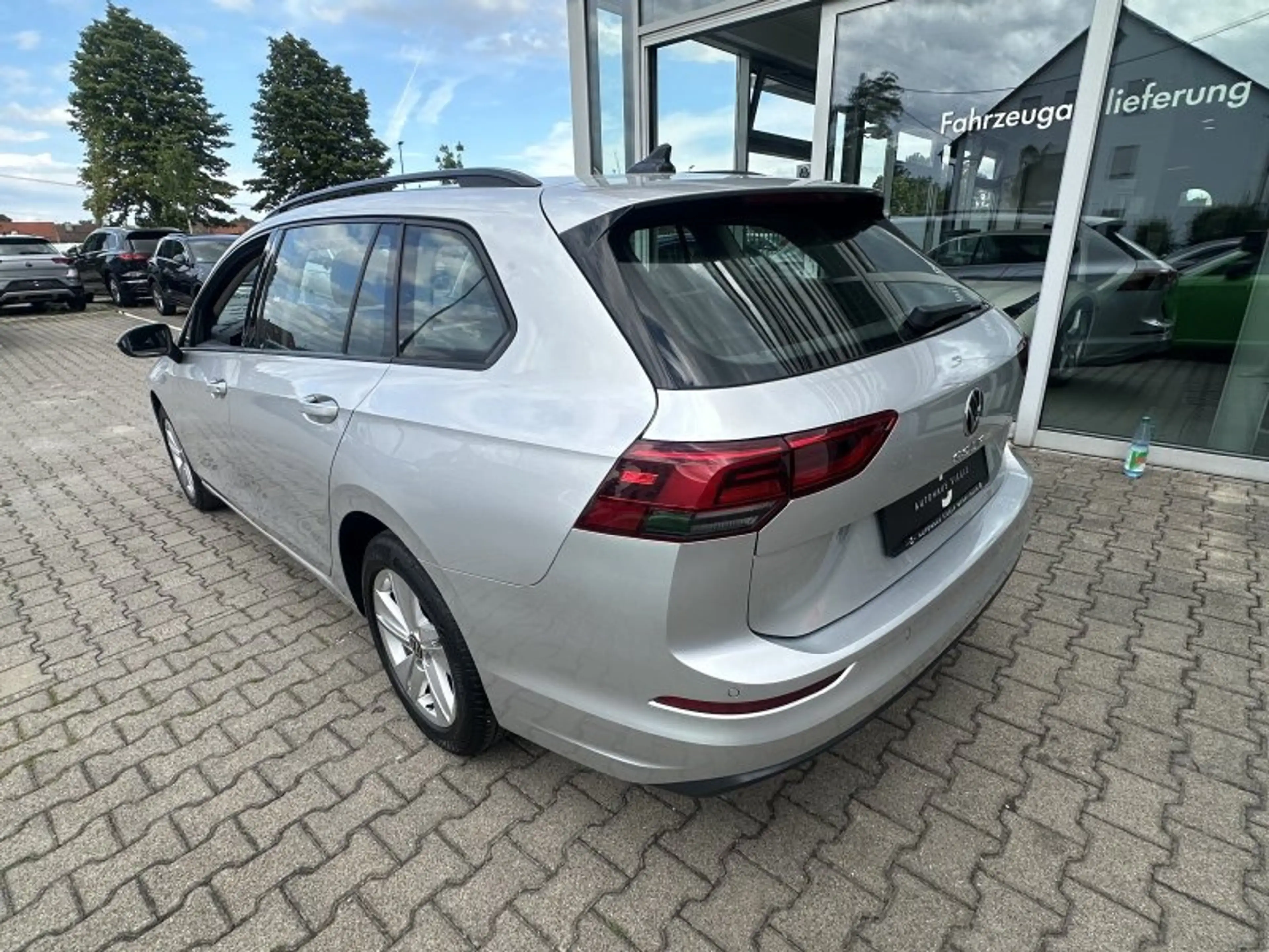 Volkswagen Golf VIII Variant 2.0 TDI Life Navi LED ACC Parktronic — photo 4