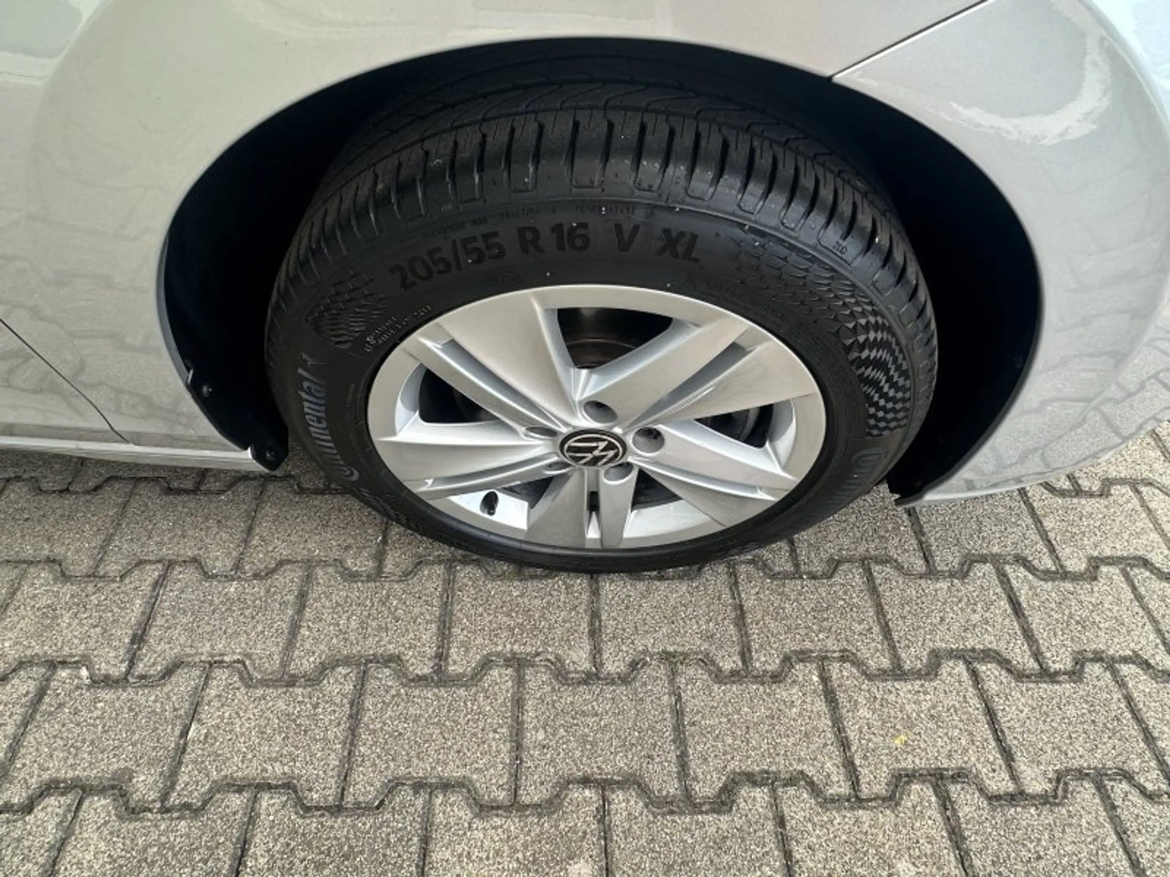 Volkswagen Golf VIII Variant 2.0 TDI Life Navi LED ACC Parktronic — photo 8