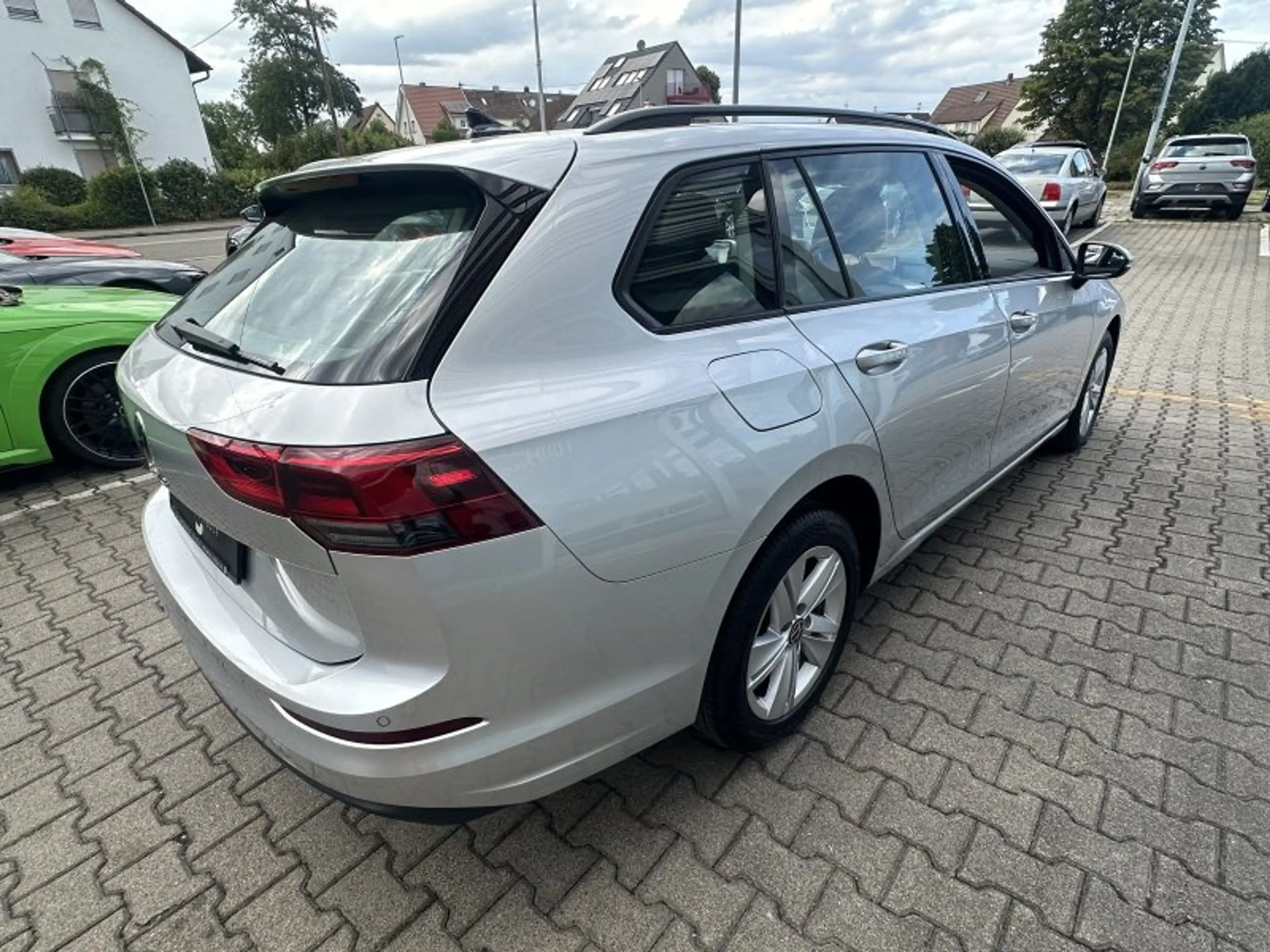 Volkswagen Golf VIII Variant 2.0 TDI Life Navi LED ACC Parktronic — photo 6