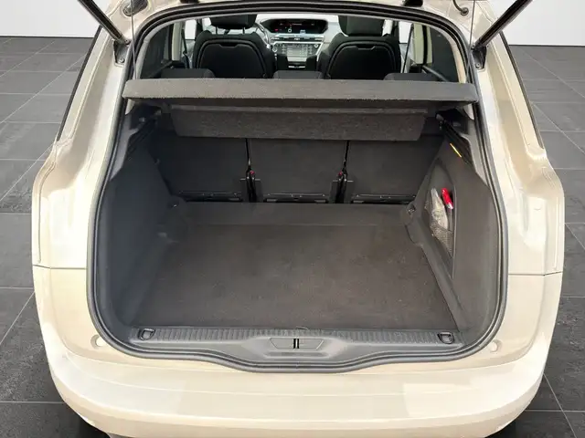 Citroen C4 Picasso view 8