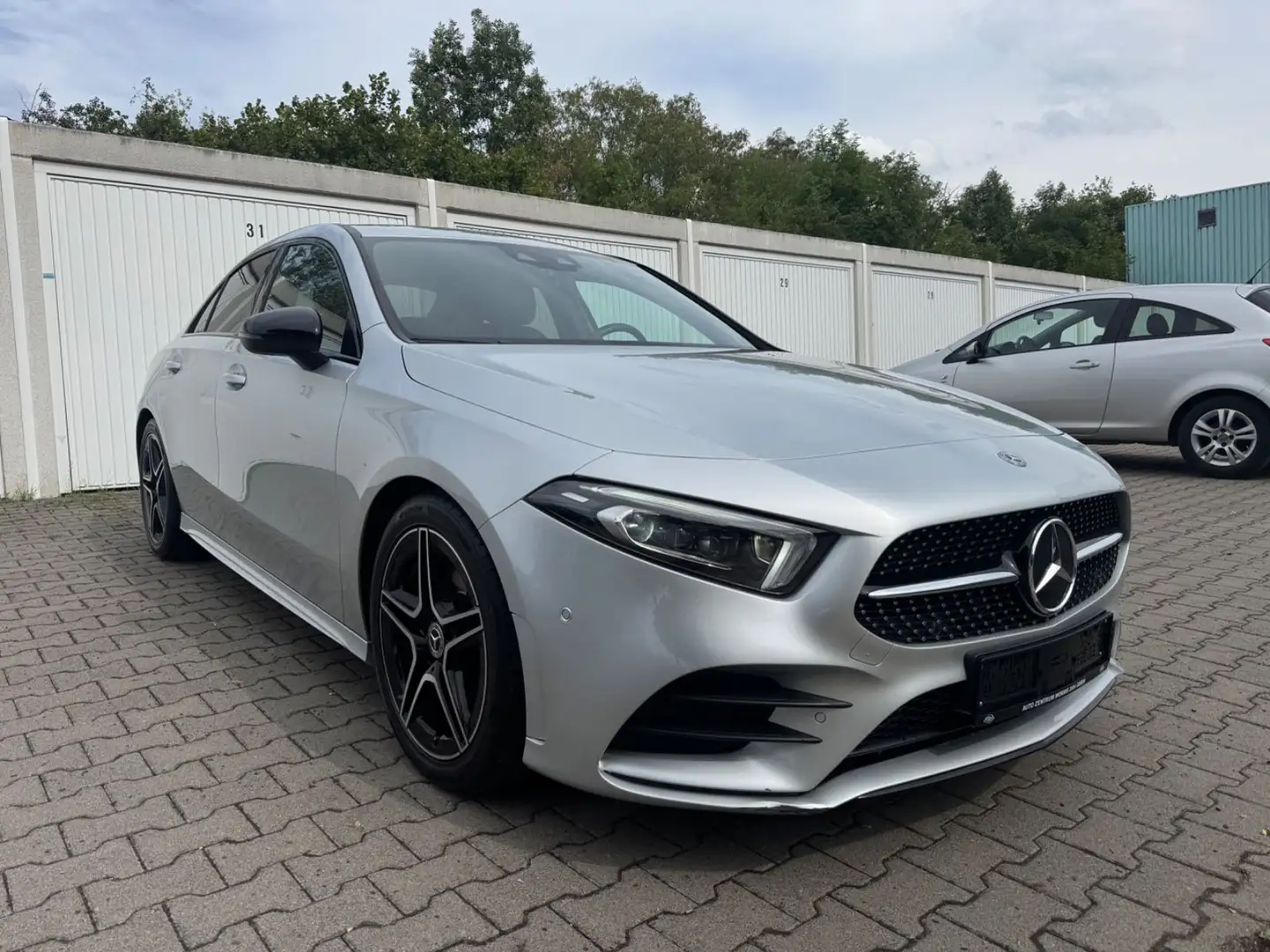 Mercedes-Benz A 200 Limousine *AMG*MBUX*MBeam*Kam*Night*2.Hand Plateado - 1