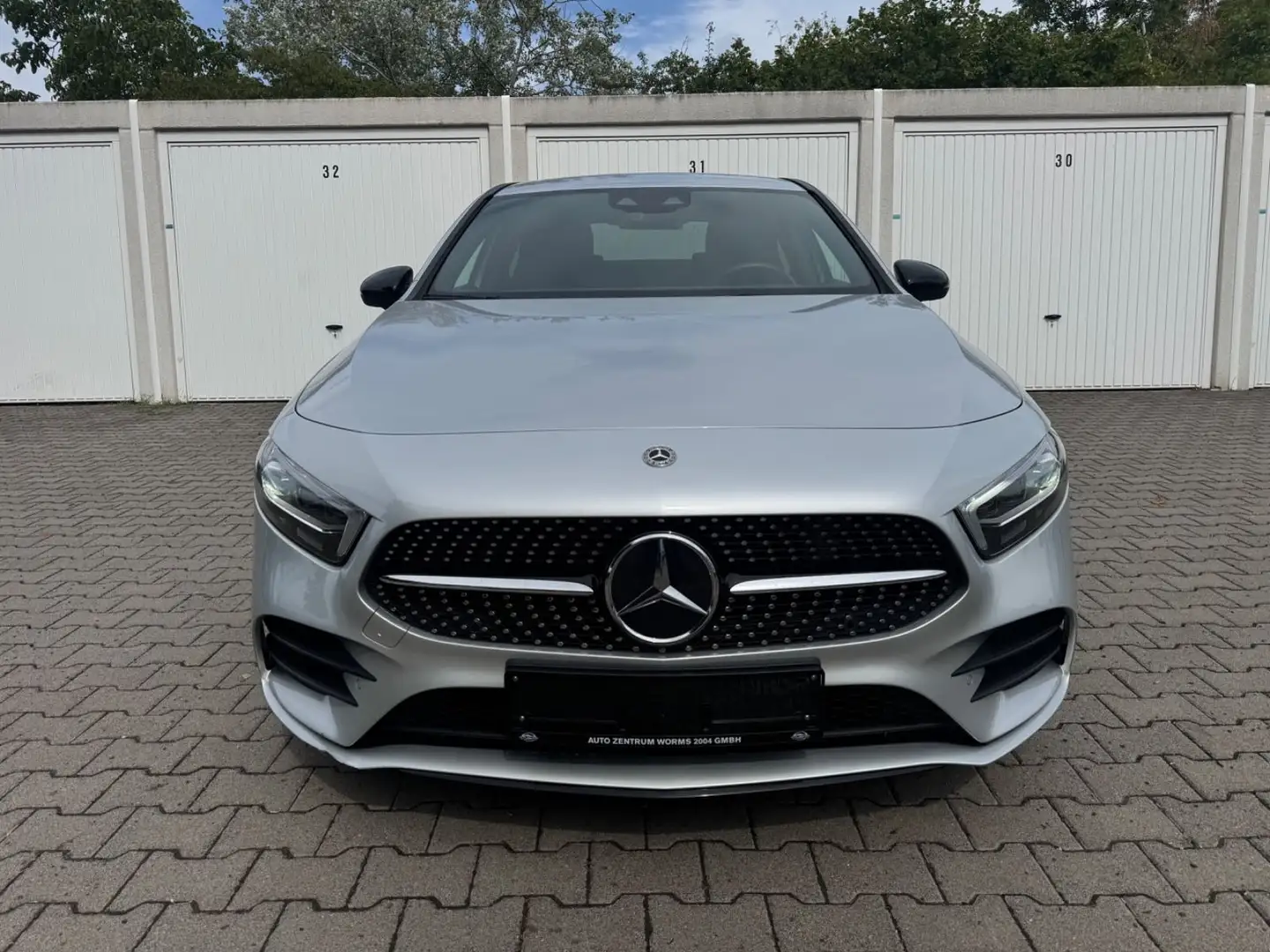 Mercedes-Benz A 200 Limousine *AMG*MBUX*MBeam*Kam*Night*2.Hand Plateado - 2
