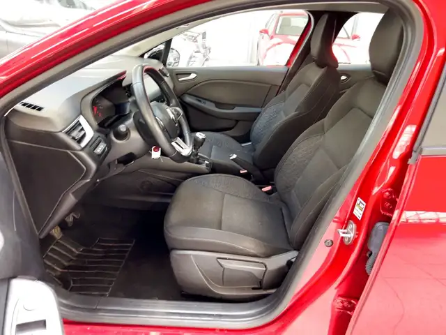Renault Clio view 8