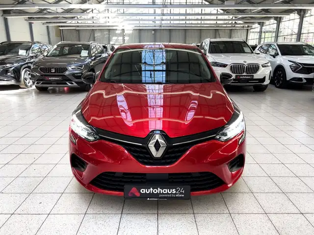 Renault Clio view 2