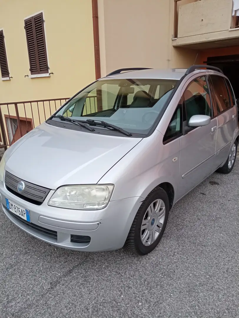 Fiat Idea 1.4 Black Label - 1