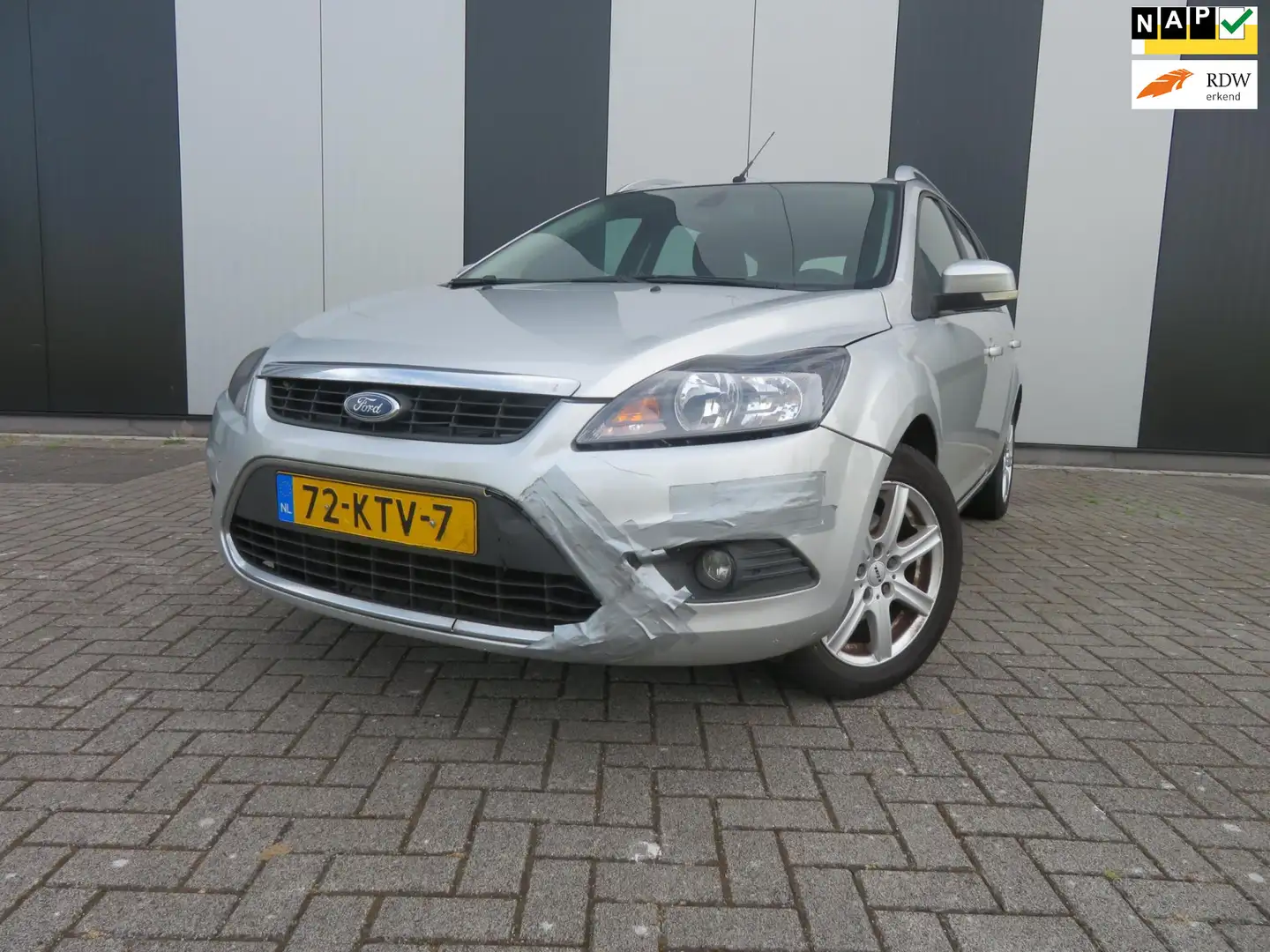 Ford Focus Wagon 1.8 Limited Grijs - 1