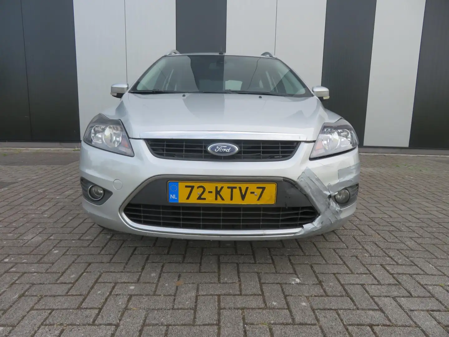 Ford Focus Wagon 1.8 Limited Grijs - 2