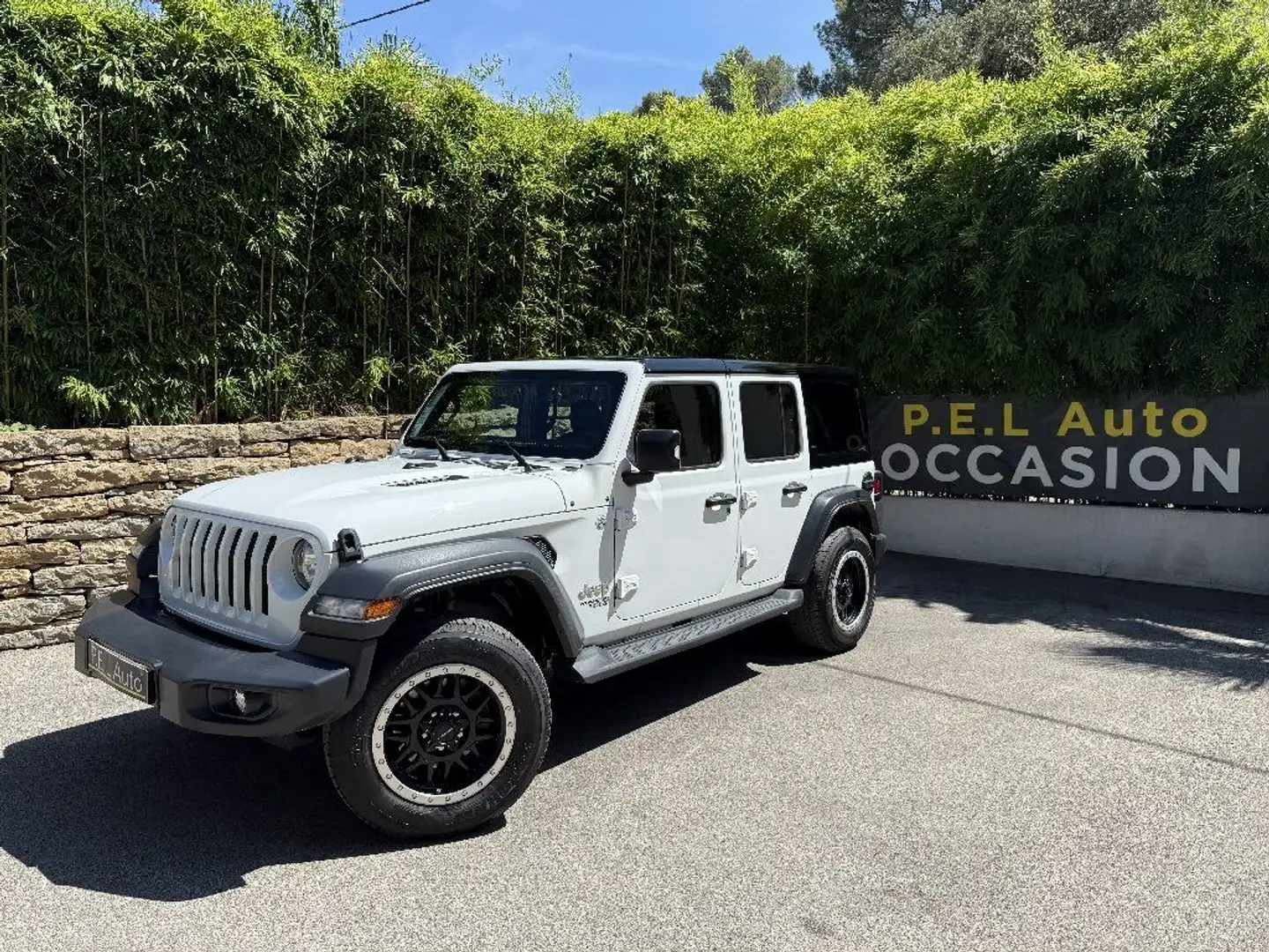 Jeep Wrangler Unlimited 2.0 l T 272 ch 4x4 BVA8 Sport Blanc - 1