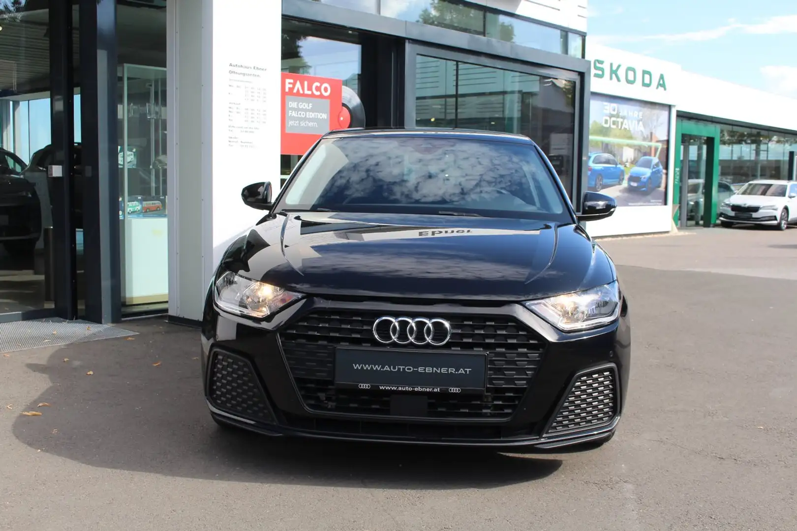 Audi A1 25 TFSI Schwarz - 2