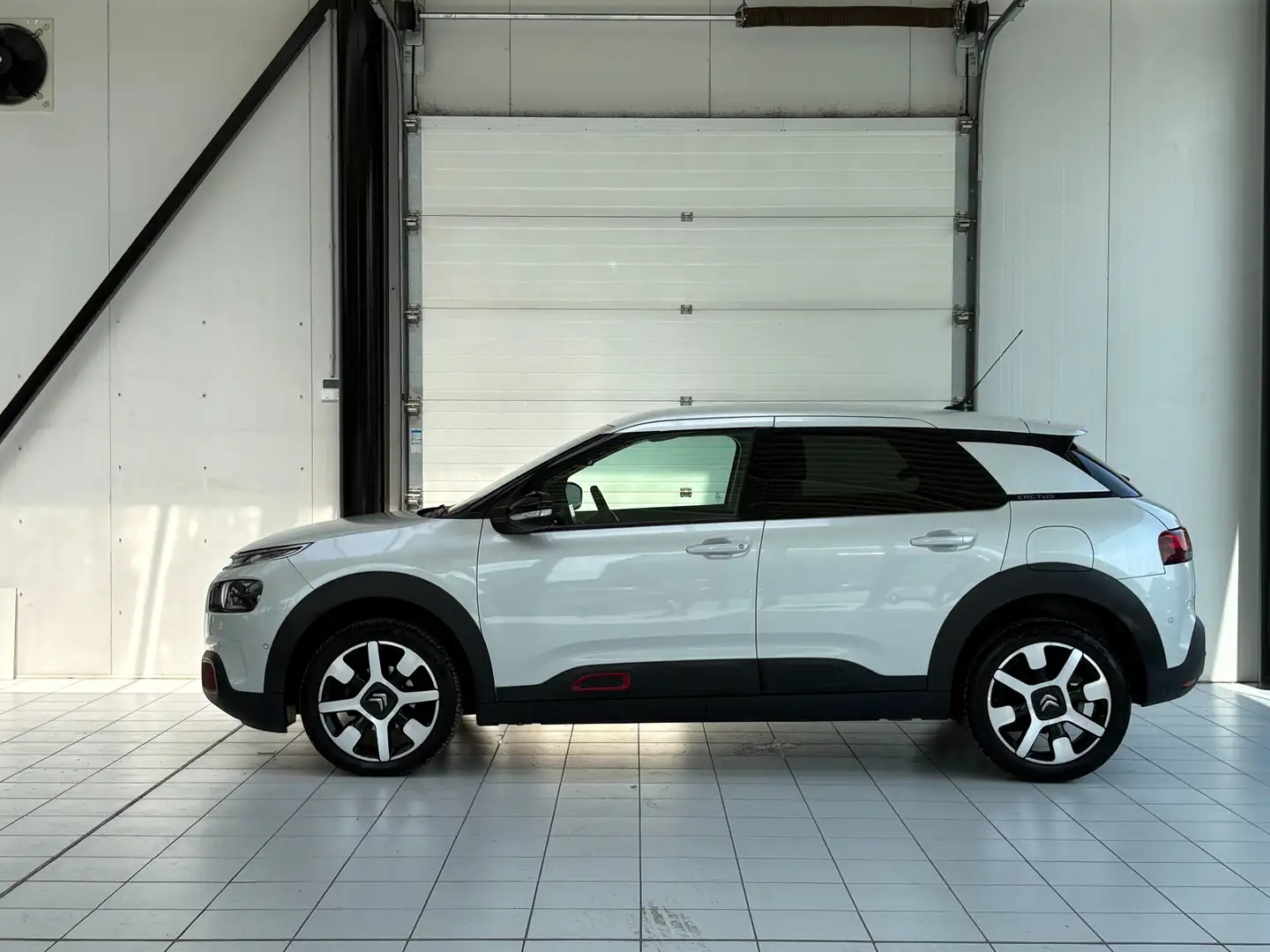 Citroen C4 Cactus 1.2i *AUTO * GPS * CAMERA * PDC * JANTES * Wit - 2