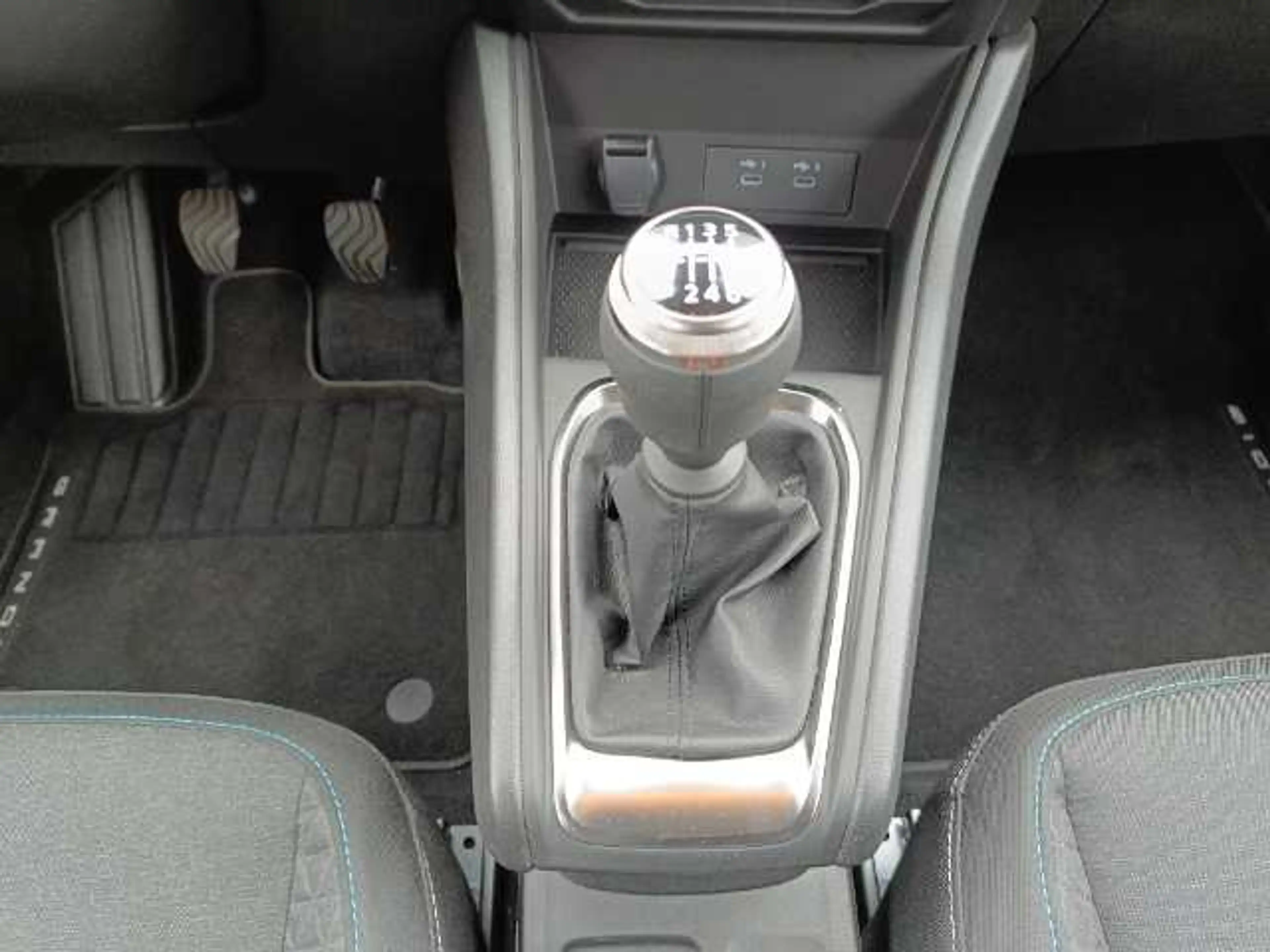 Mitsubishi Grandis Diamant 1.3 T-Benziner 6-Gang — photo 15