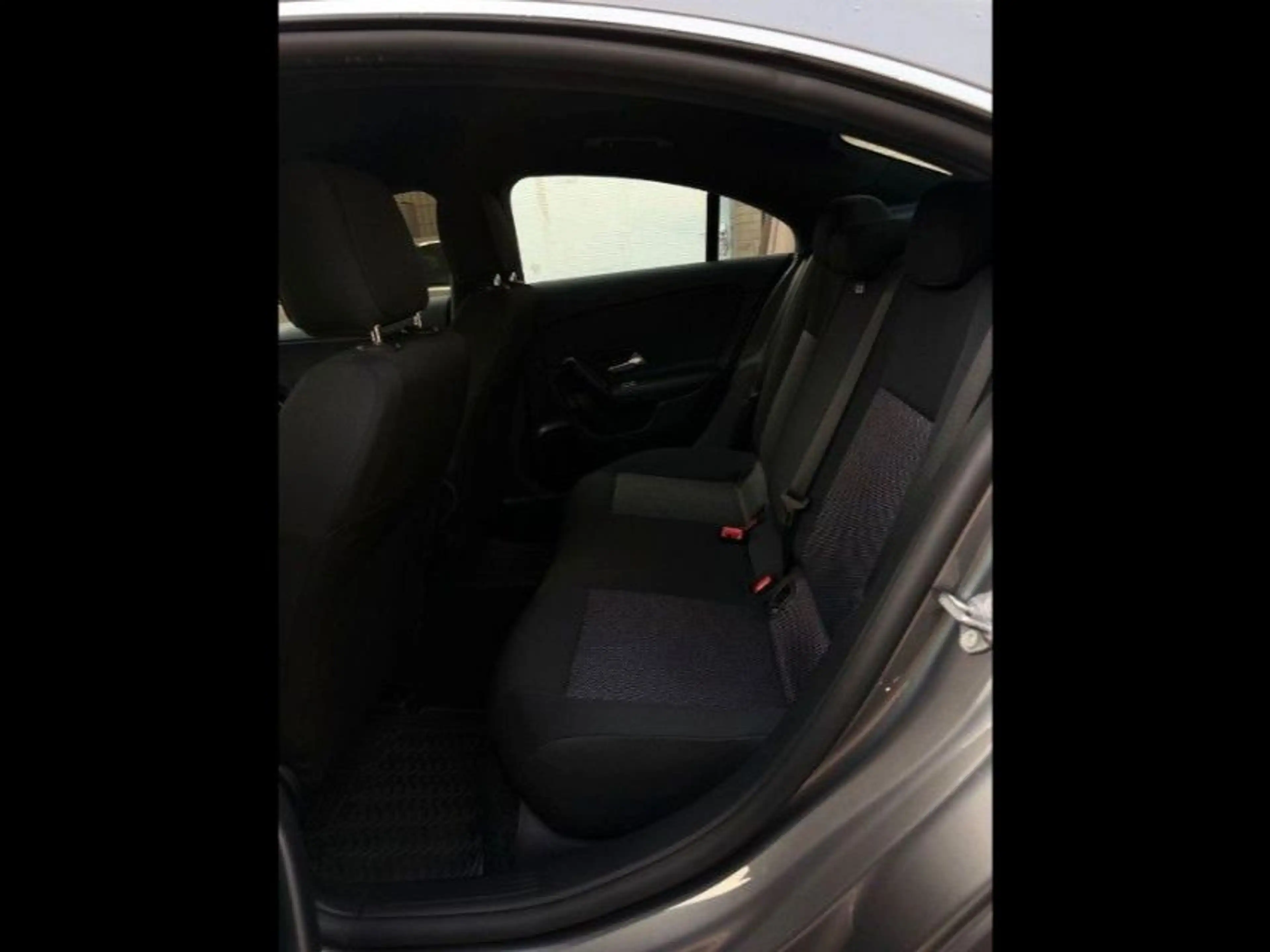 Mercedes-Benz CLA 180 d DCT Busines Soulition*1.Hand — photo 19
