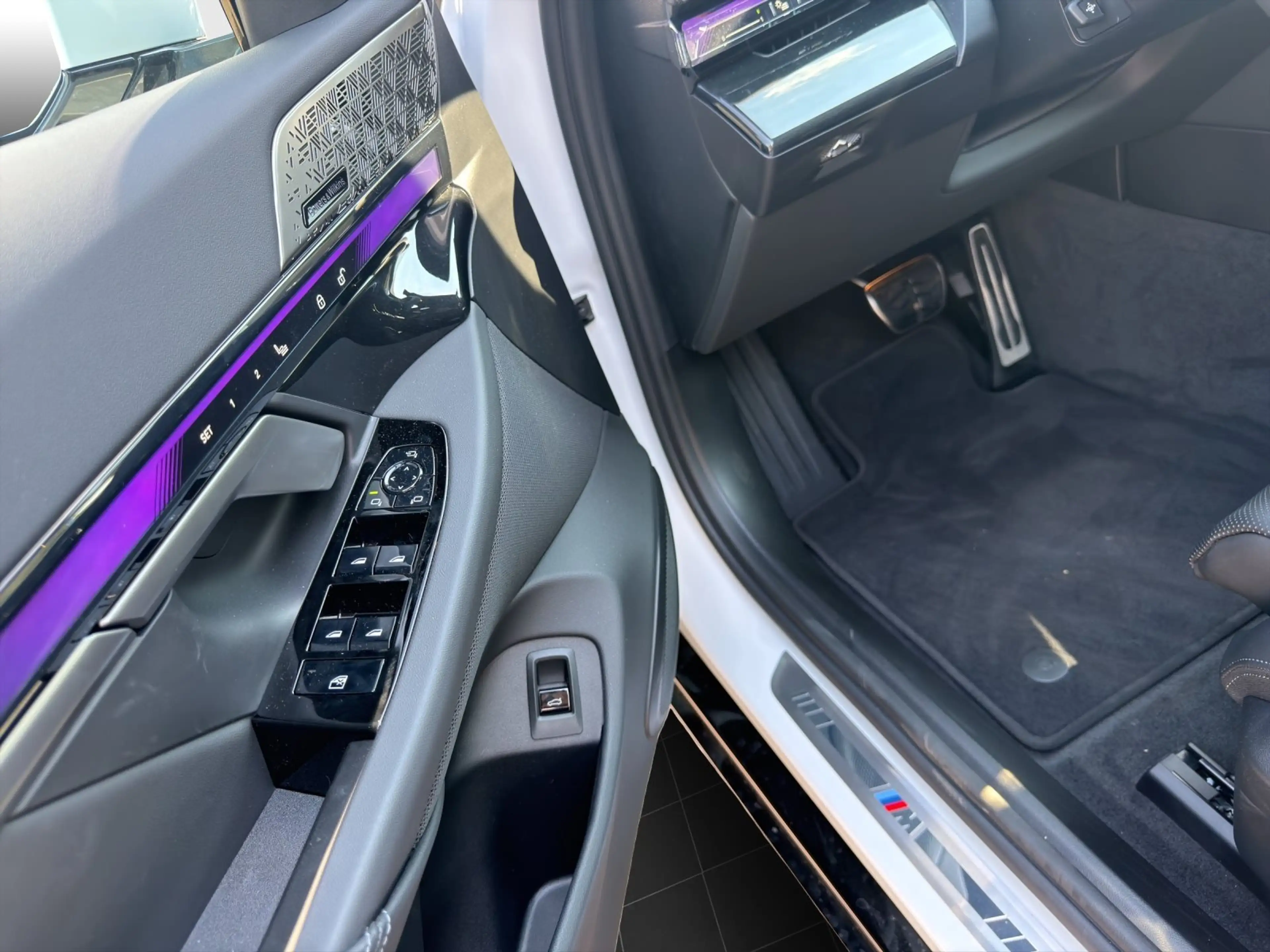 BMW i5 eDrive40  UPE 91.105,- € #exclusive — photo 10