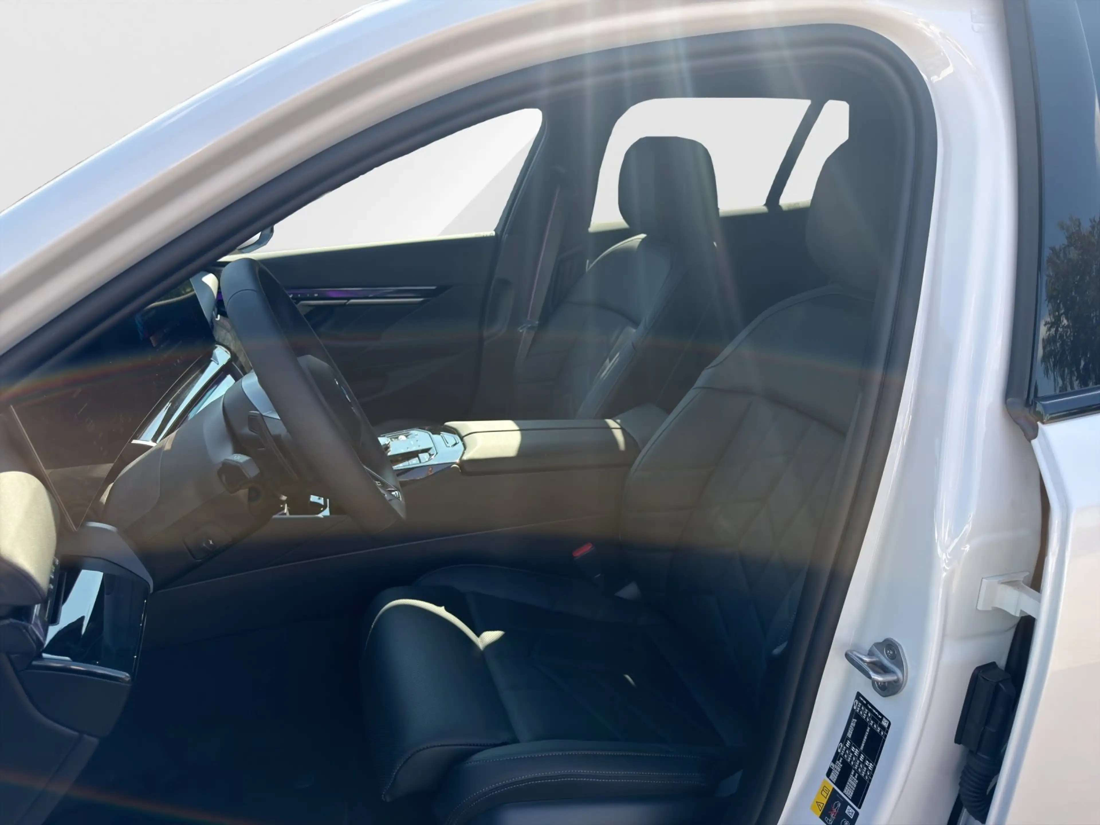 BMW i5 eDrive40  UPE 91.105,- € #exclusive — photo 11