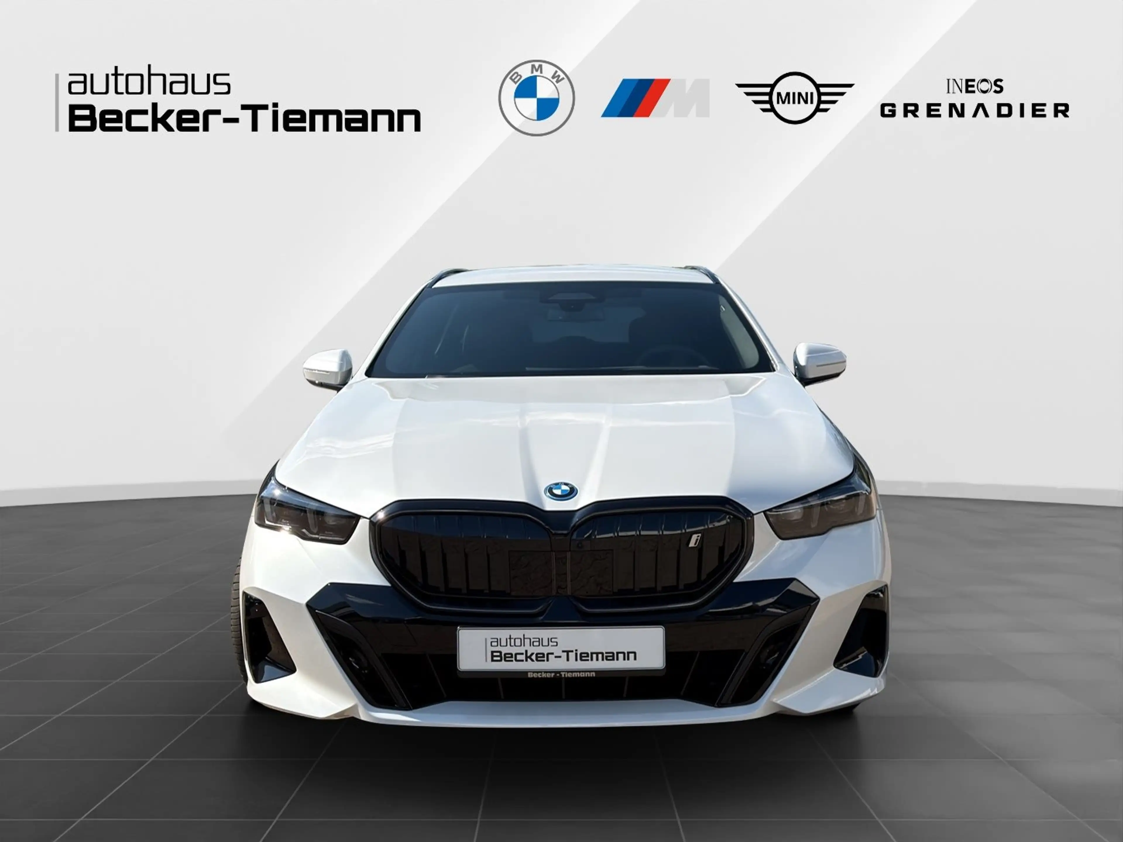 BMW i5 eDrive40  UPE 91.105,- € #exclusive — photo 2