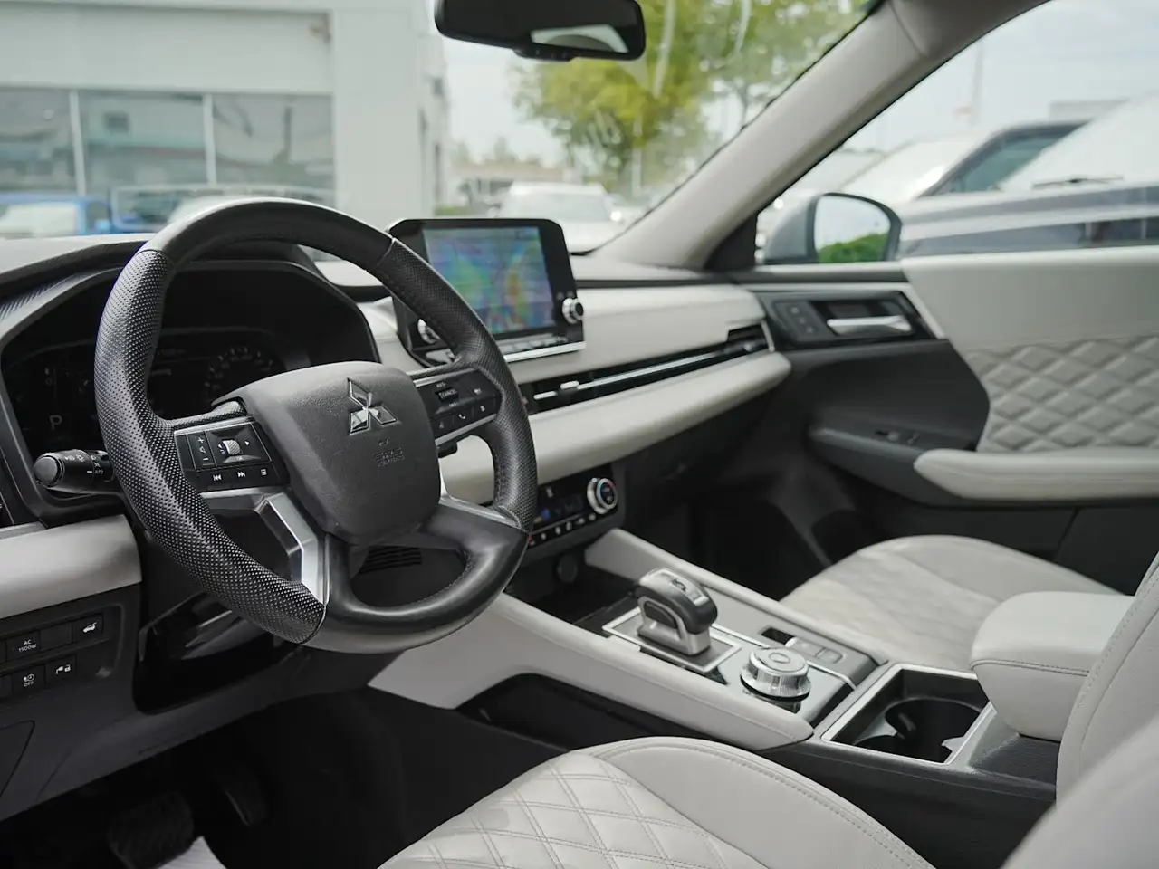 Mitsubishi Outlander снимка Mitsubishi Outlander