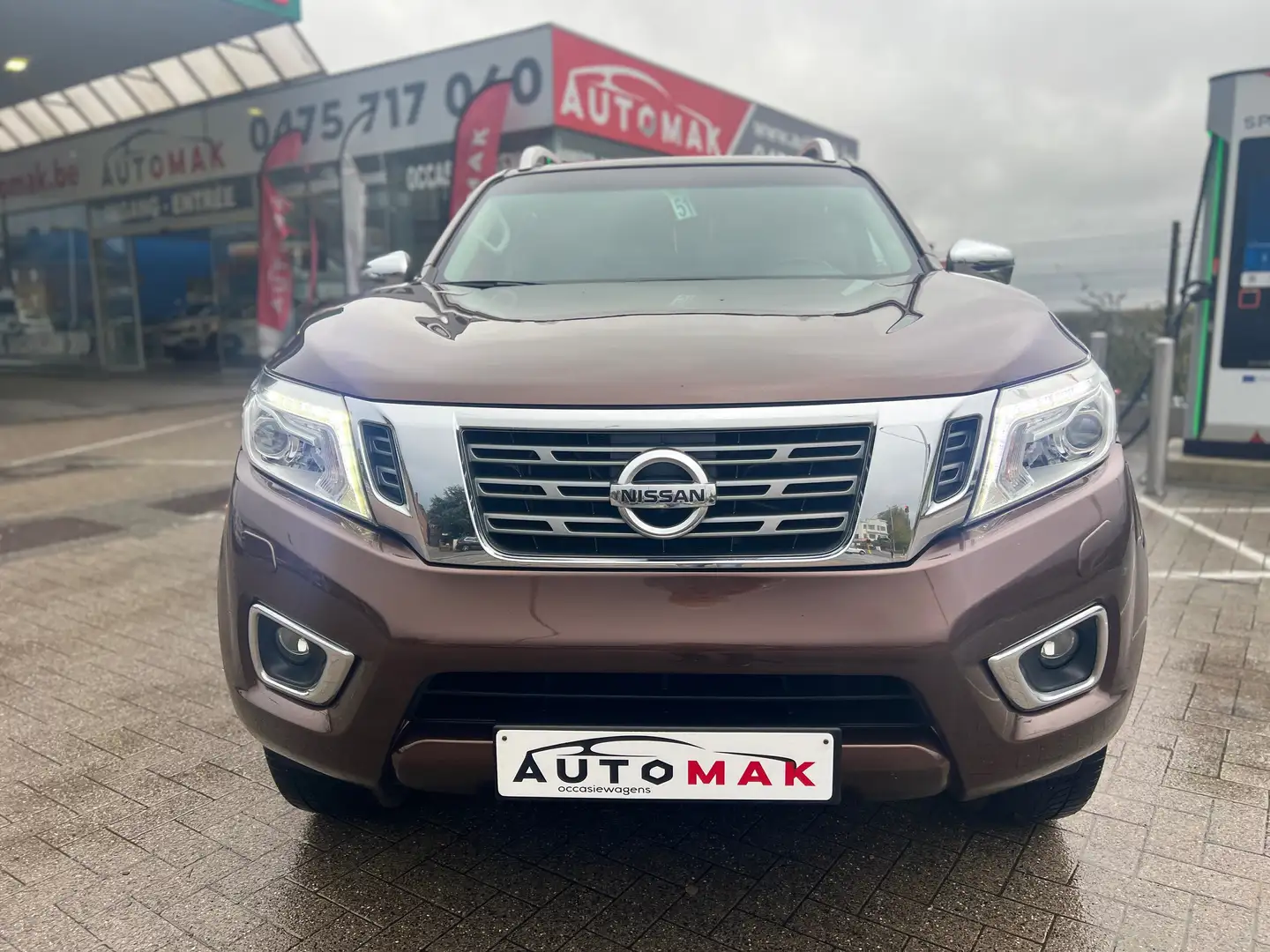 Nissan Navara Navara 2.3 dCi 4x4 Business+Premium DPF Euro5b Brun - 1