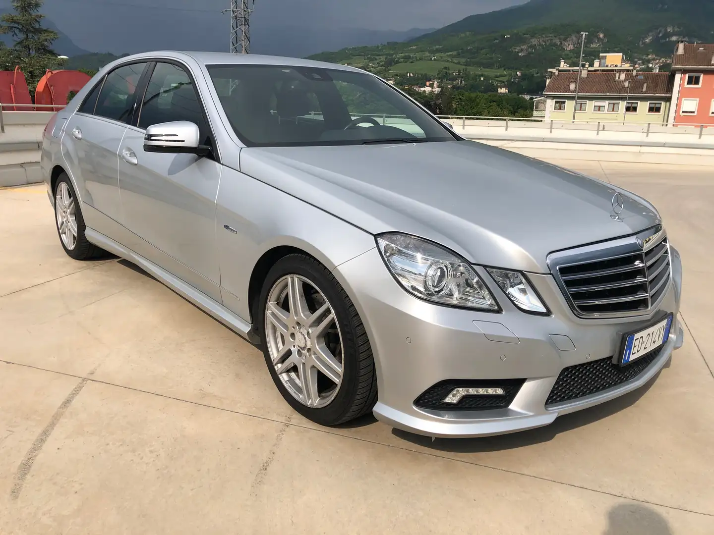 Mercedes-Benz E 350 E 350 cdi 4matic auto Stříbrná - 1