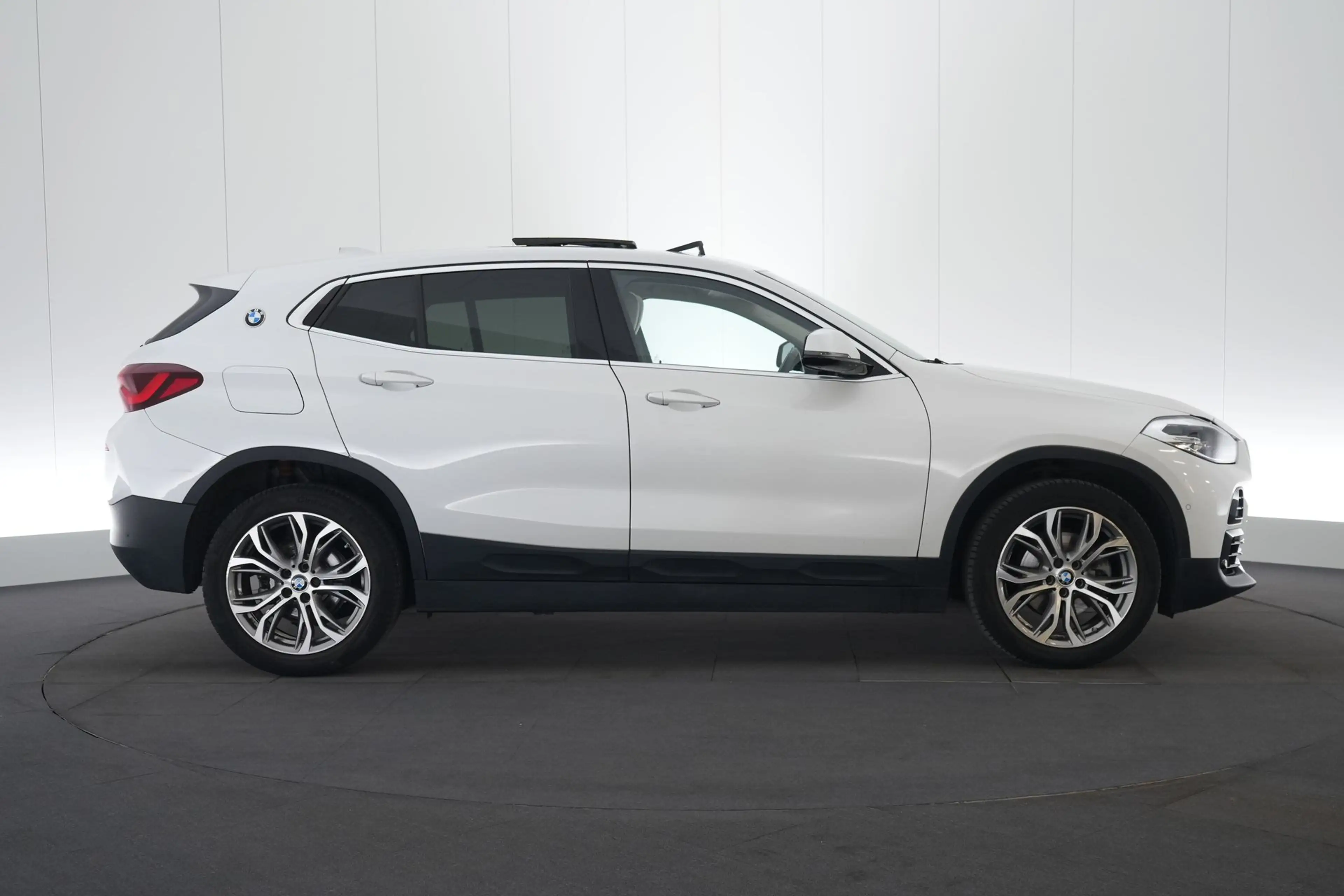 BMW X2 1.5 sDrive18iA Business+ LEDER/CUIR LED GPS PDC CA — photo 5