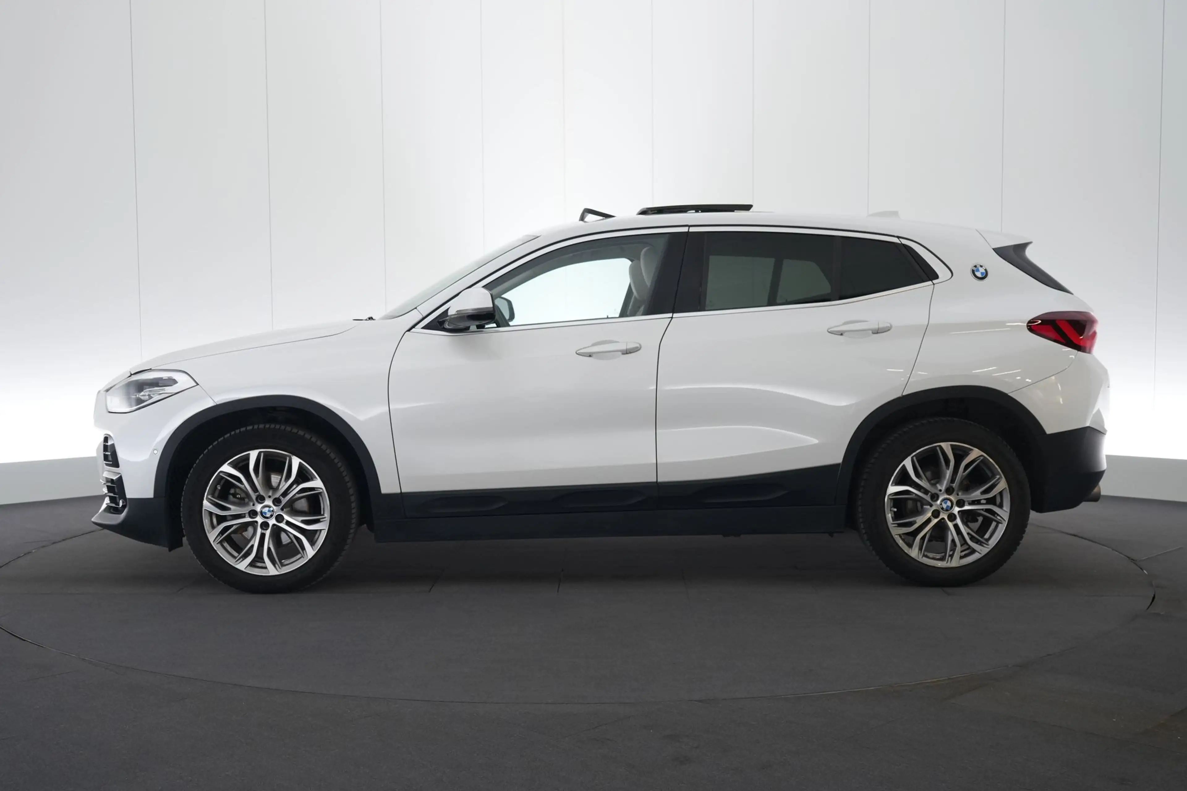 BMW X2 1.5 sDrive18iA Business+ LEDER/CUIR LED GPS PDC CA — photo 11