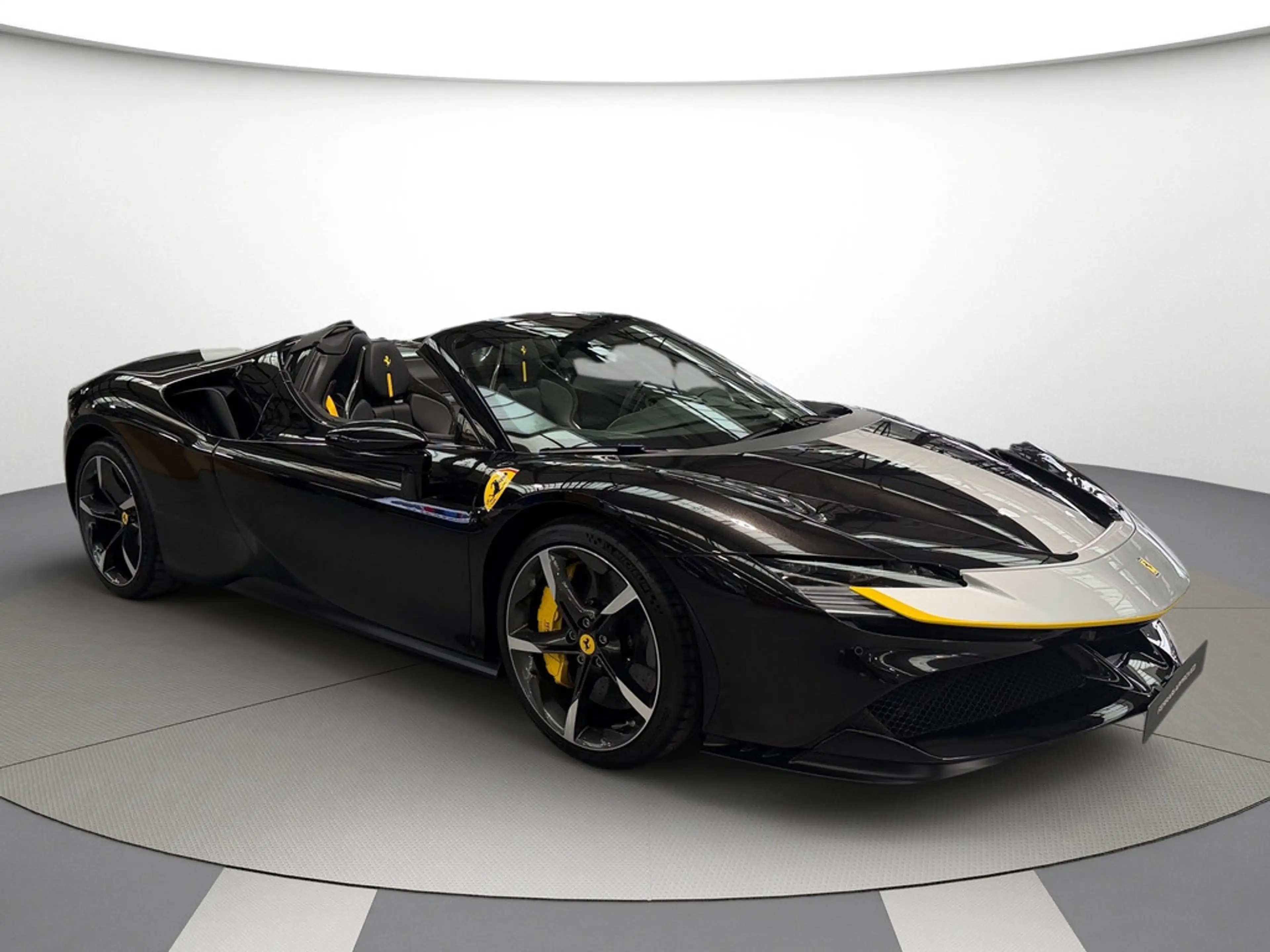 Ferrari SF90 Spider — photo 11