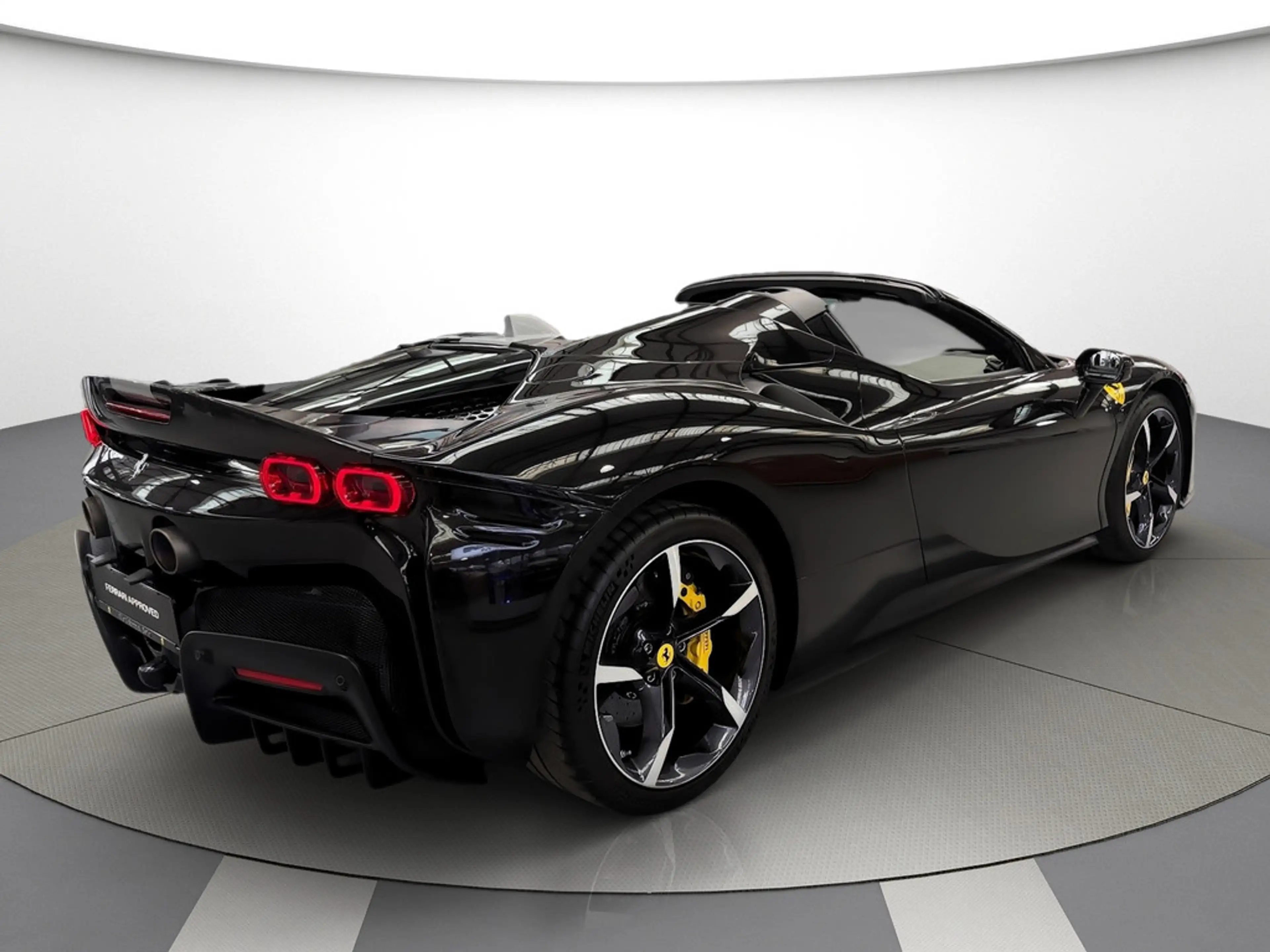 Ferrari SF90 Spider — photo 9
