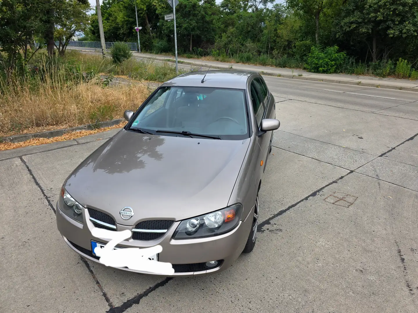 Nissan Almera Sehr Gut erhalten .2 Hand . TÜV 10/26. Grigio - 2