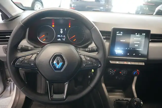 Renault Clio view 11