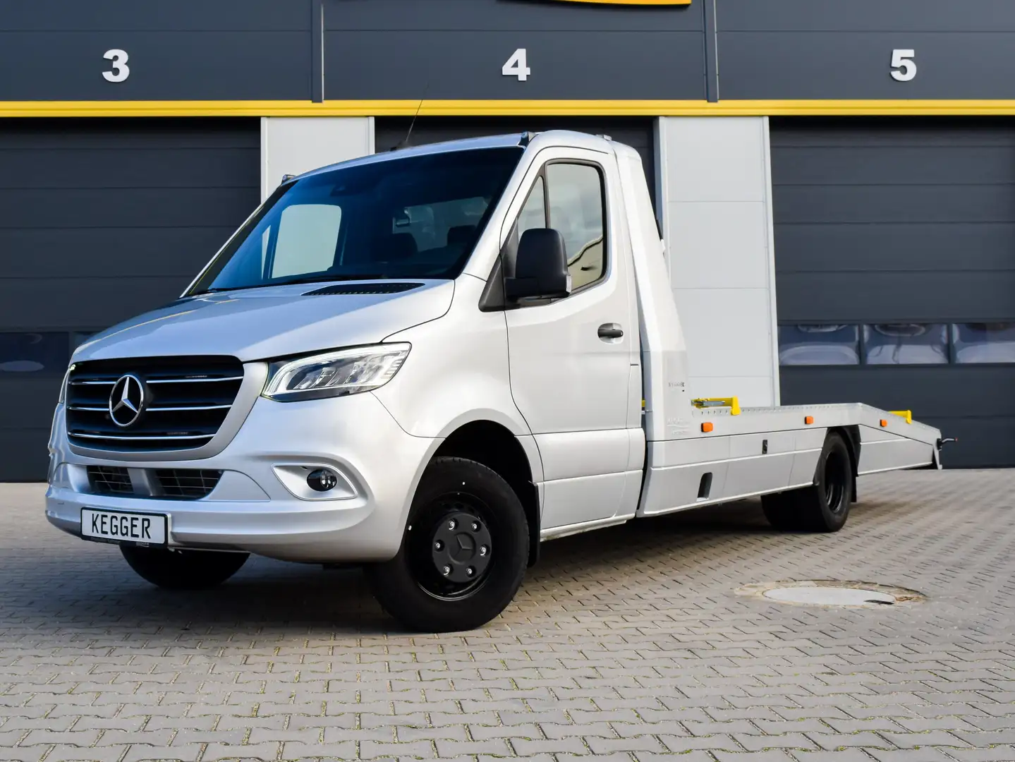 Mercedes-Benz Sprinter 519 CDI 5.5T SOFORT I 3.0 V6 I AHK/MBUX Silber - 1