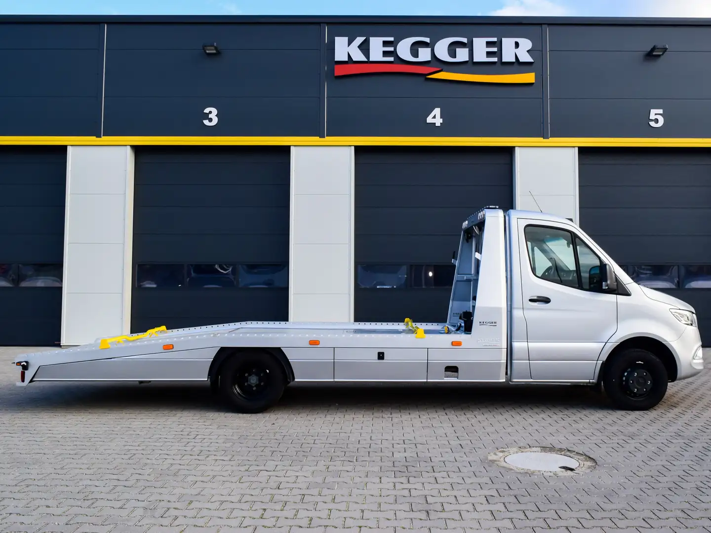 Mercedes-Benz Sprinter 519 CDI 5.5T SOFORT I 3.0 V6 I AHK/MBUX Silber - 2