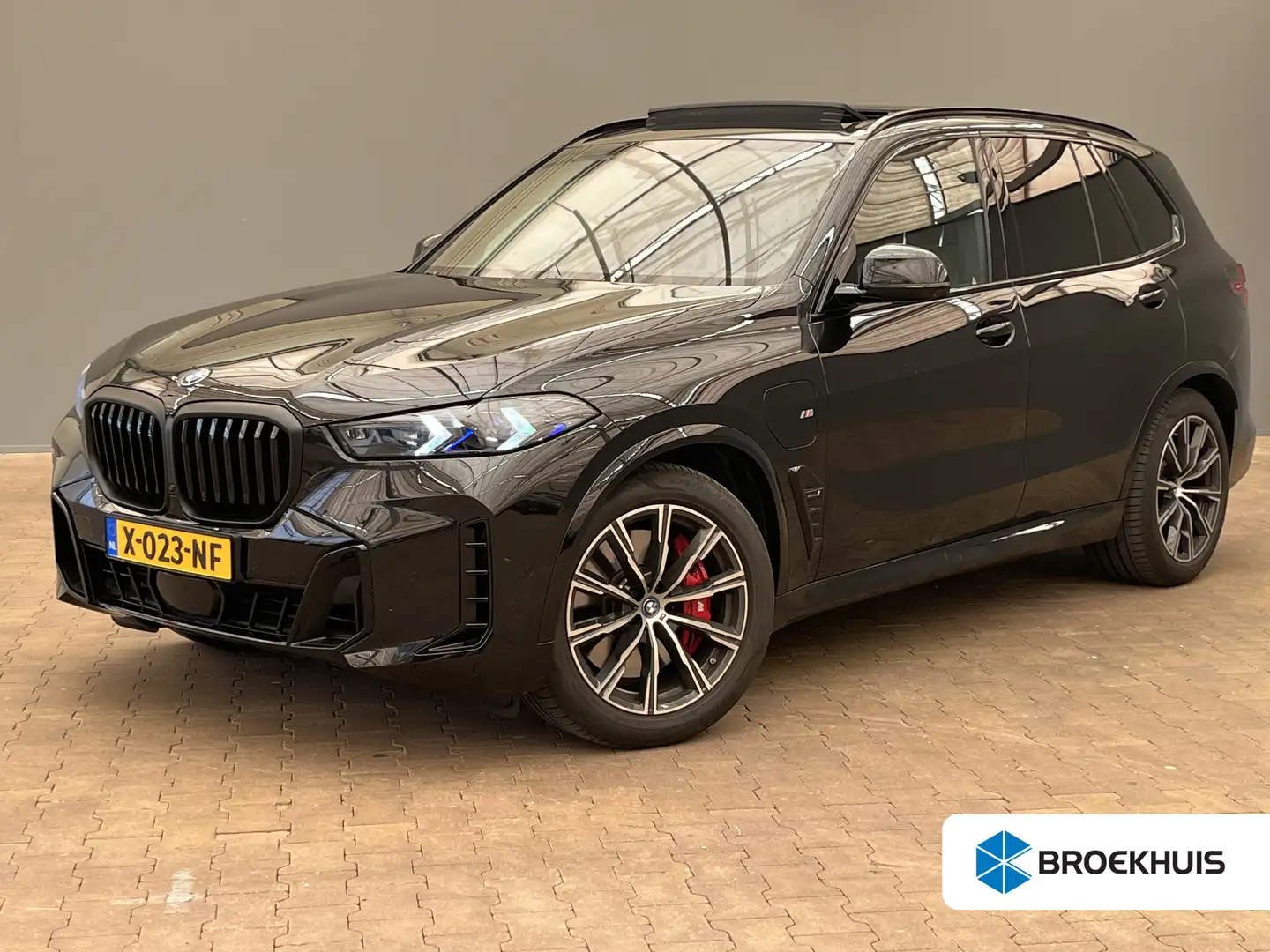 BMW X5 xDrive50e Launch Edition Zwart - 1