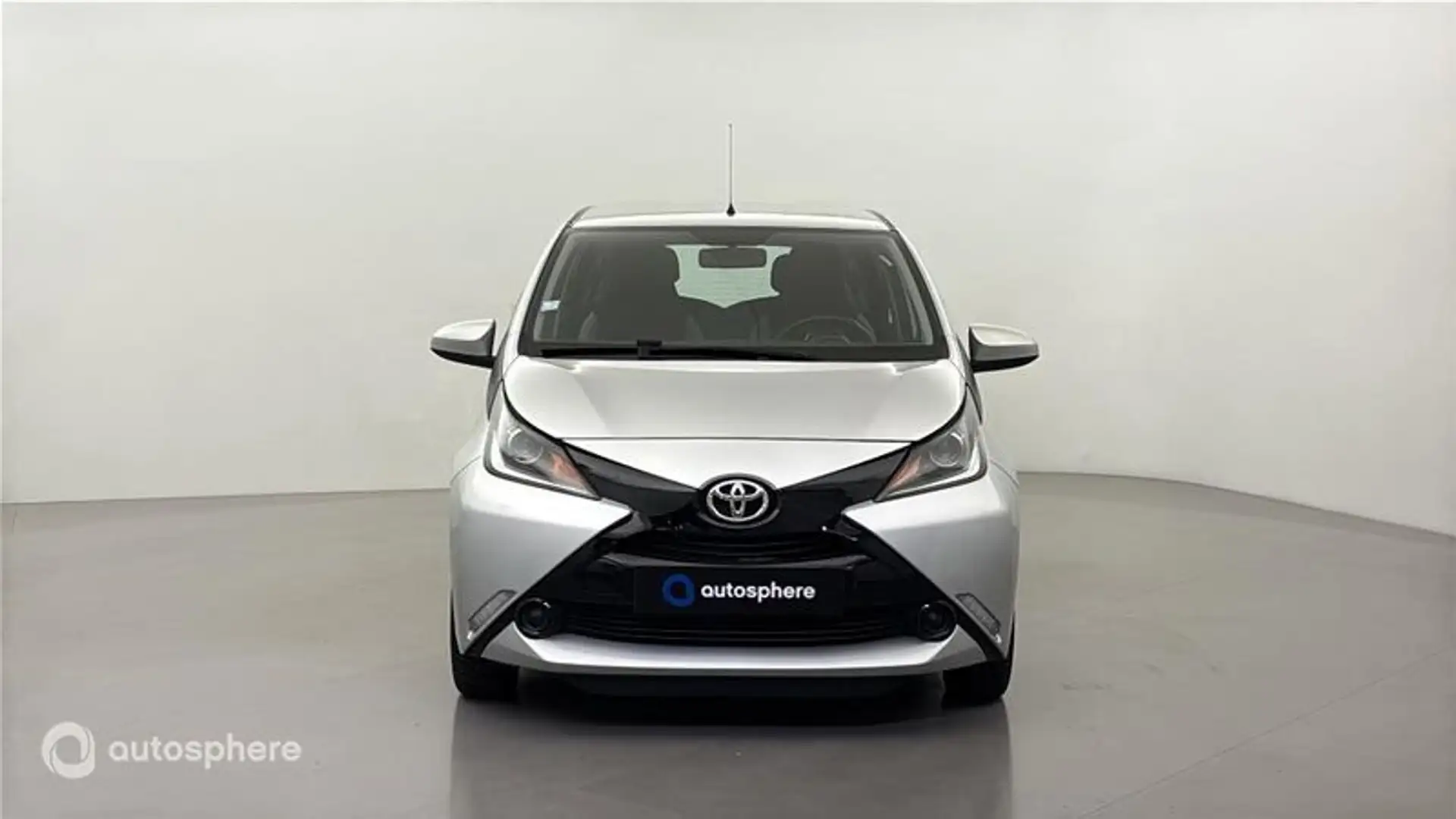 Toyota Aygo 1.0 VVT-i 69ch x-play 5p - 2