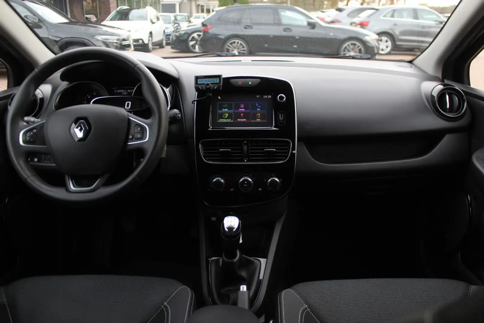 Renault Clio 1.2 TCe Zen / Navigatie / 16'' / DAB / Cruise Cont Black - 2