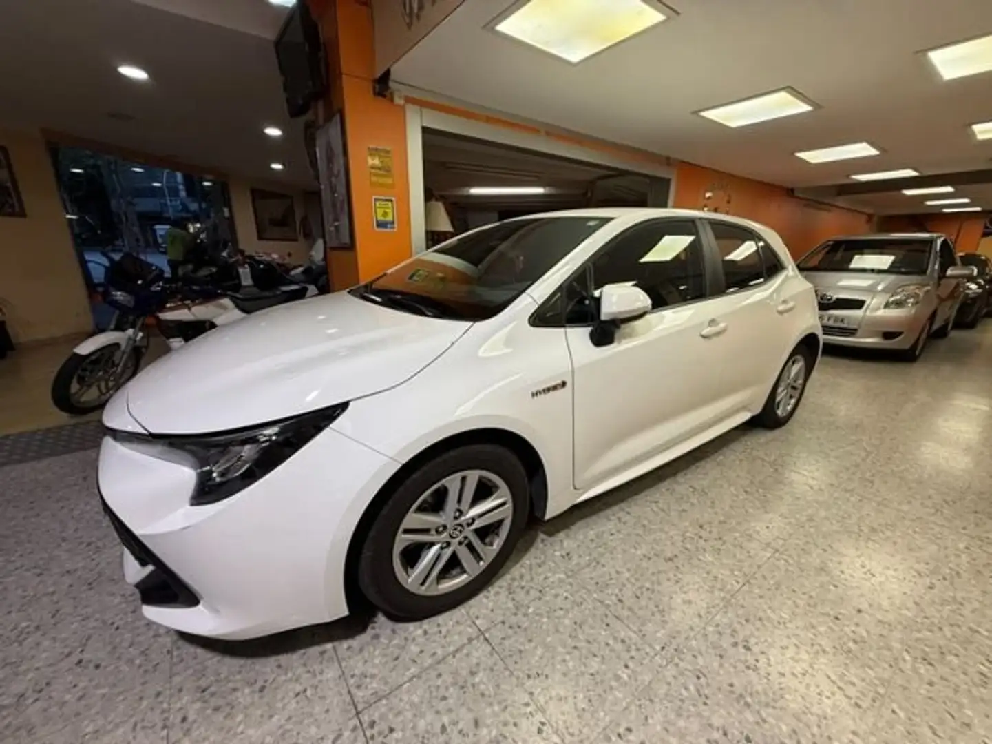 Toyota Corolla Hybrid Active Tech Blanco - 1