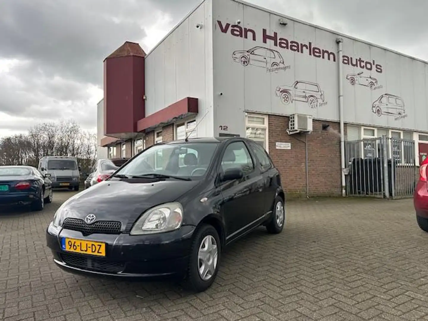 Toyota Yaris 1.0 VVT-i Nero - 1