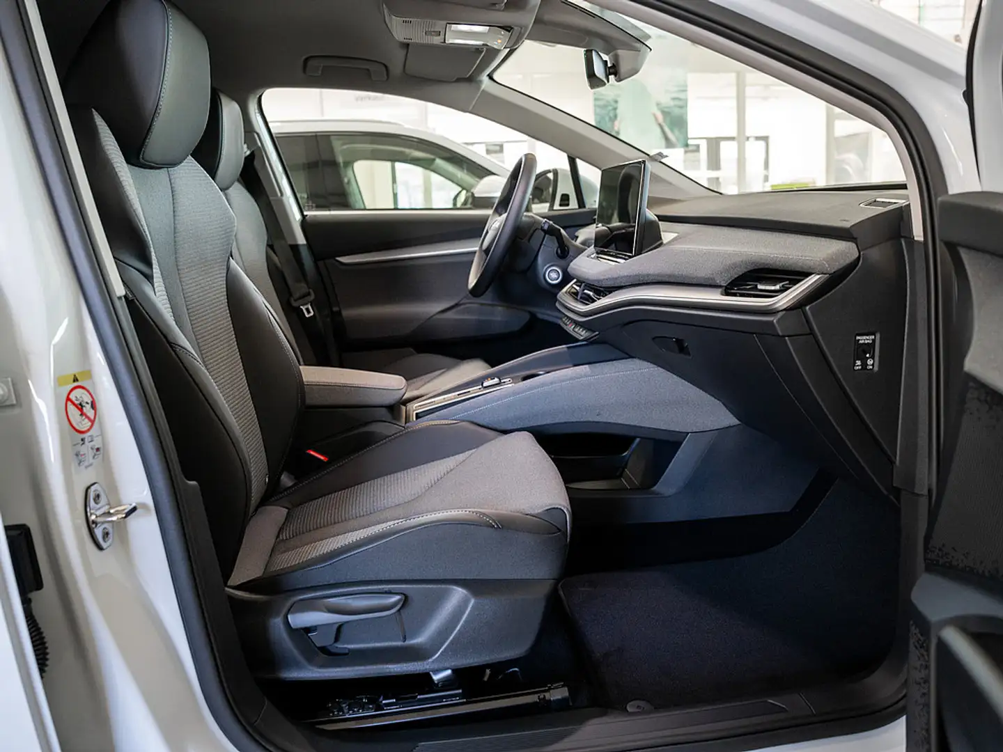 Skoda Enyaq 60 Loft PDC SHZ KAMERA NAVI AHK ACC LED Weiß - 2
