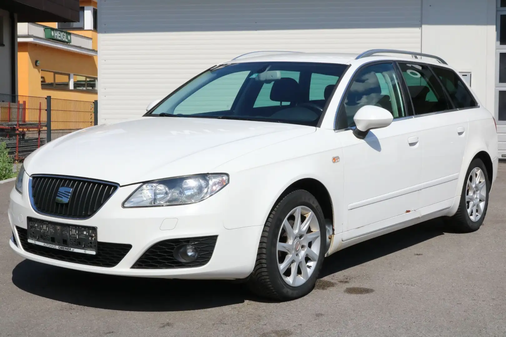 SEAT Exeo ST Chili&Style 2,0 TDI CR Weiß - 1