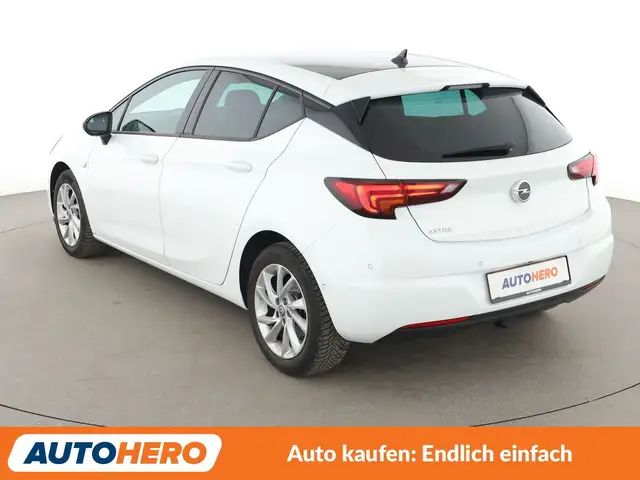 Opel Astra view 4