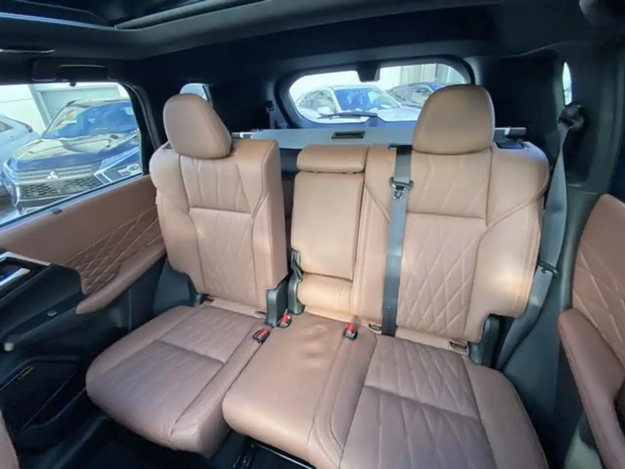 Mitsubishi Outlander снимка Mitsubishi Outlander