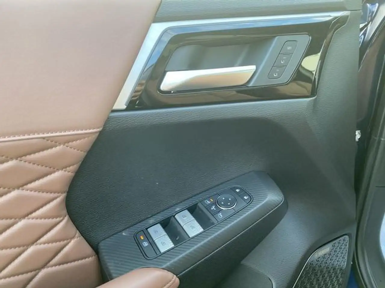 Mitsubishi Outlander снимка Mitsubishi Outlander