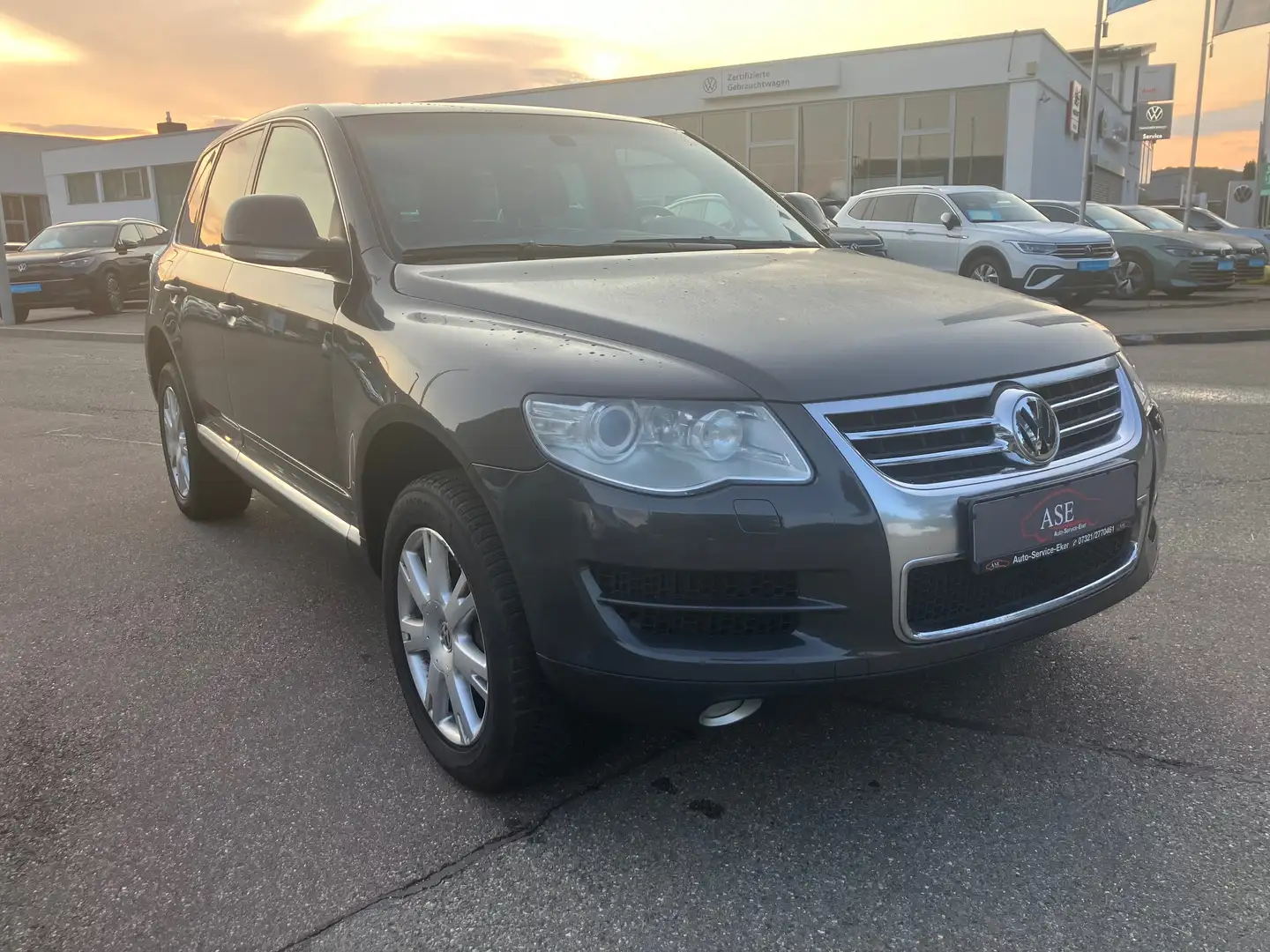 Volkswagen Touareg V6 TDI**AHK**NAVI*TÜV*NEU* Grau - 2