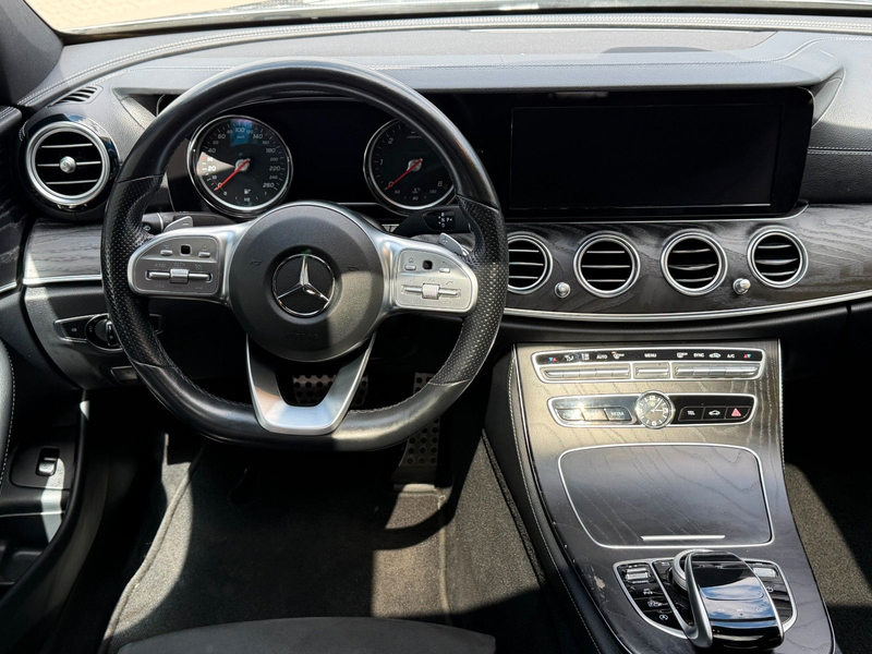 Mercedes-Benz E 300 AMG/SCHIEBEDACH/LED/NAVI/KAMERA/SHZ* — photo 14