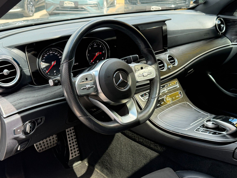 Mercedes-Benz E 300 AMG/SCHIEBEDACH/LED/NAVI/KAMERA/SHZ* — photo 11