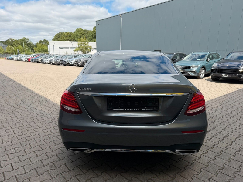 Mercedes-Benz E 300 AMG/SCHIEBEDACH/LED/NAVI/KAMERA/SHZ* — photo 8