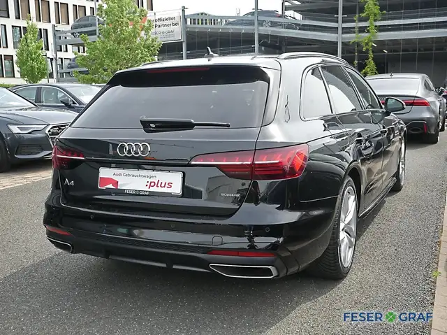 Audi A4 view 4