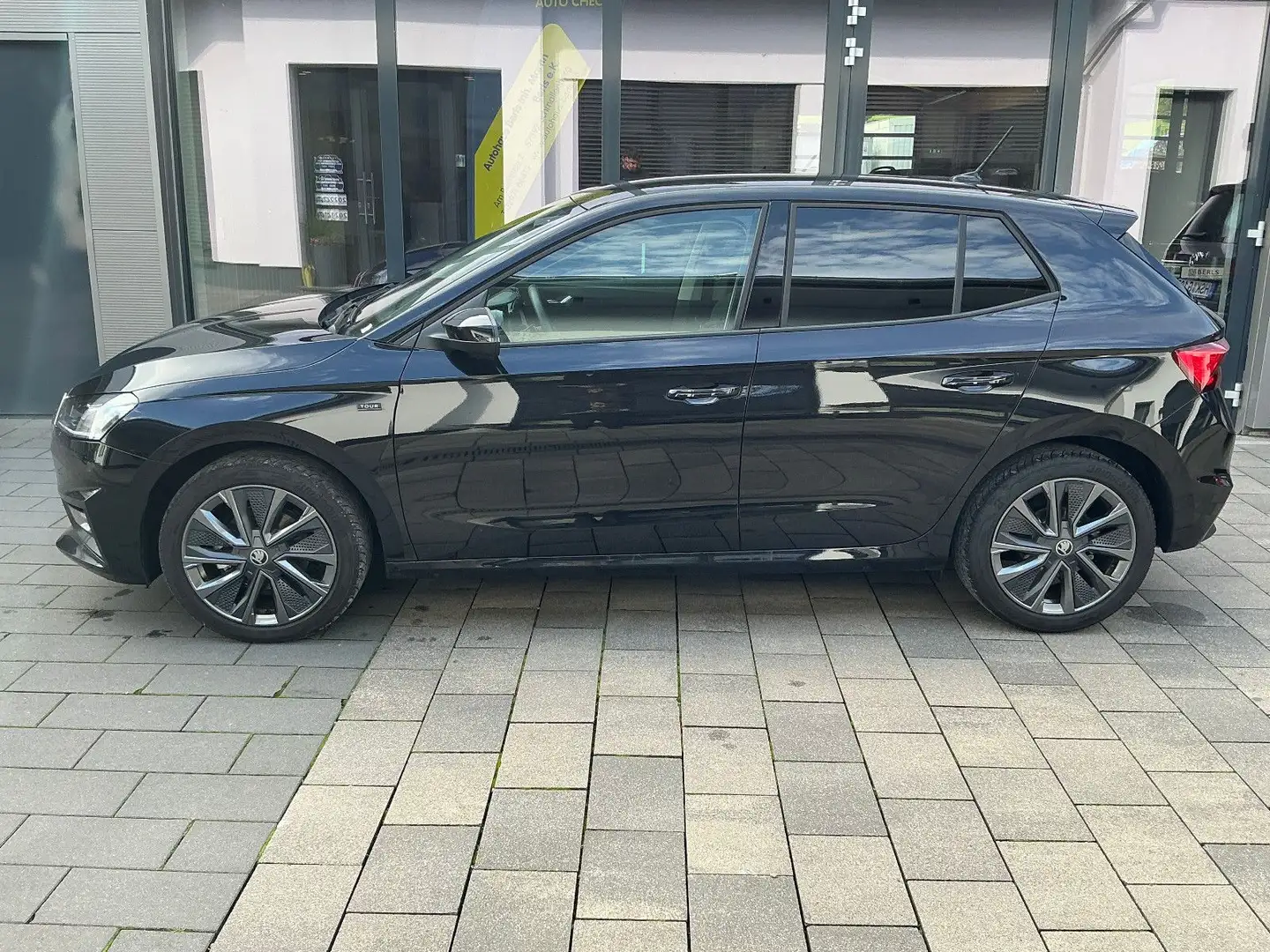 Skoda Fabia 1,5 TSI DSG Tour LED+Alu+AHK+Kamera Noir - 1