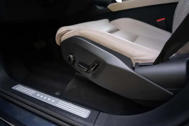 Volvo XC90 view 30