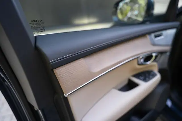 Volvo XC90 view 23