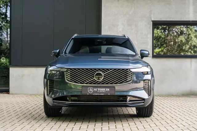Volvo XC90 view 21