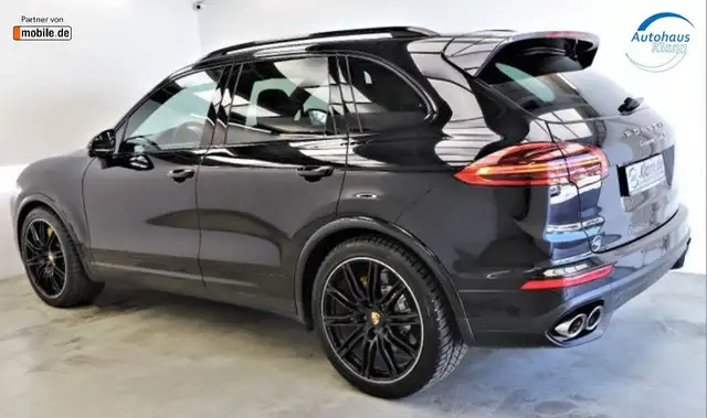 Porsche Cayenne view 6